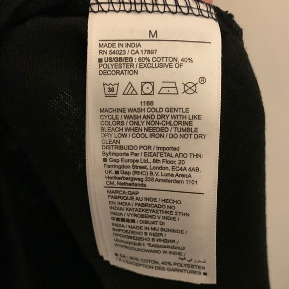 GAP Black Men's T-Shirt medium - Picture 3 of 6